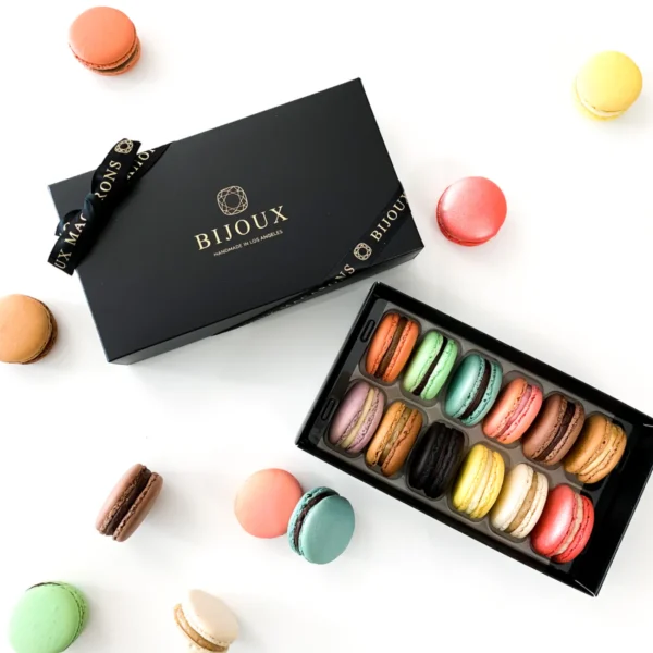 black-macaron-box